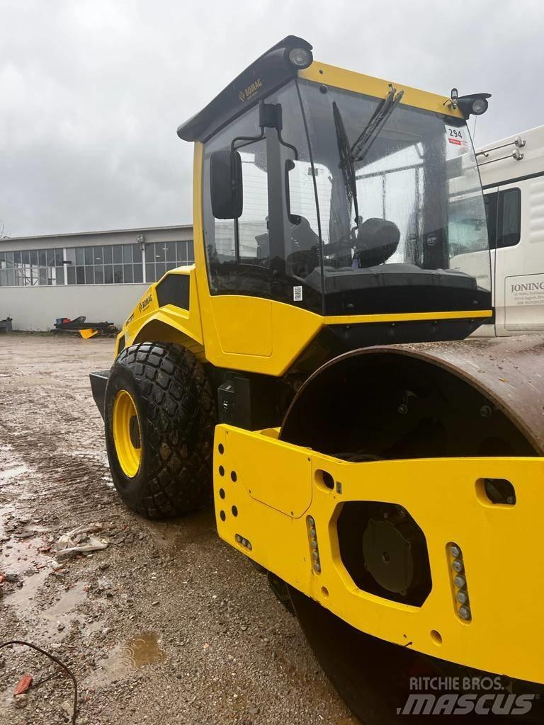 Bomag BW211 D5 Egydobos hengerek