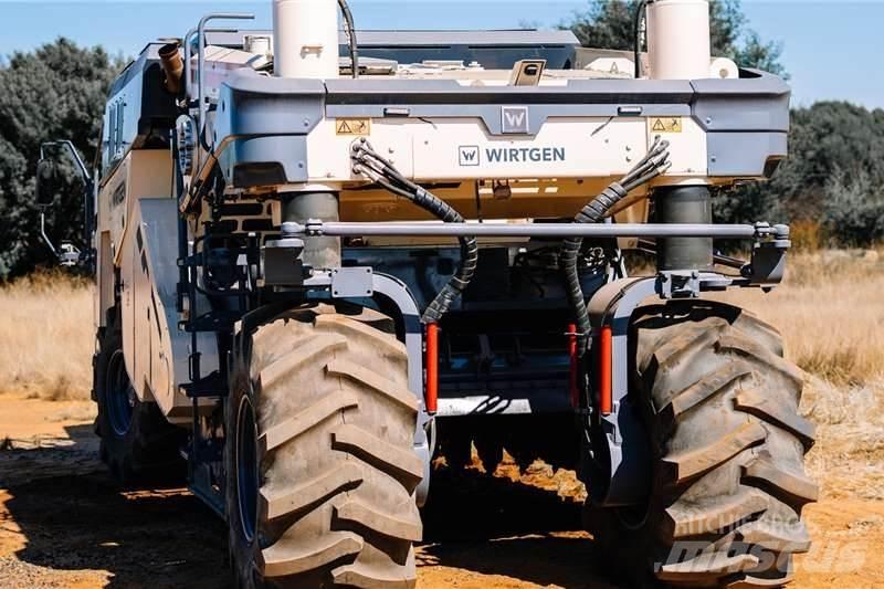 Wirtgen WR240 Egyéb