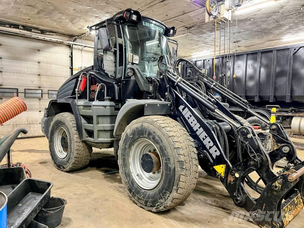 Liebherr L 524 Gumikerekes homlokrakodók