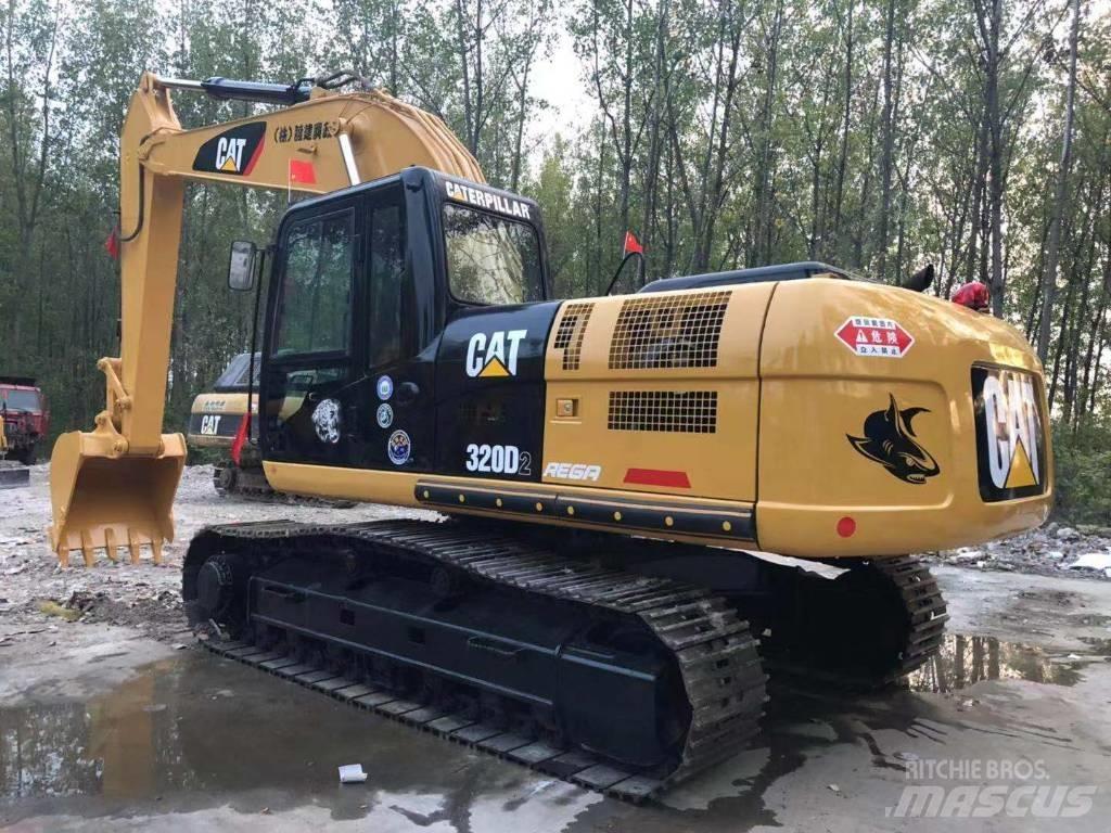 CAT 320D2 Lánctalpas kotrók