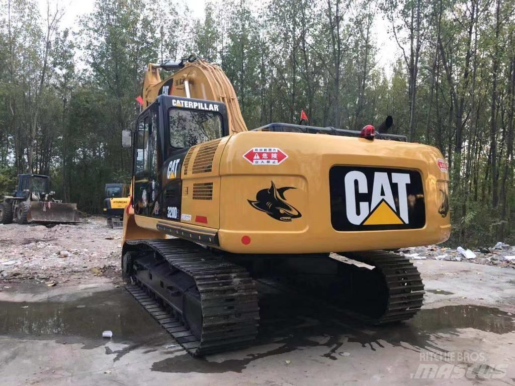 CAT 320D2 Lánctalpas kotrók