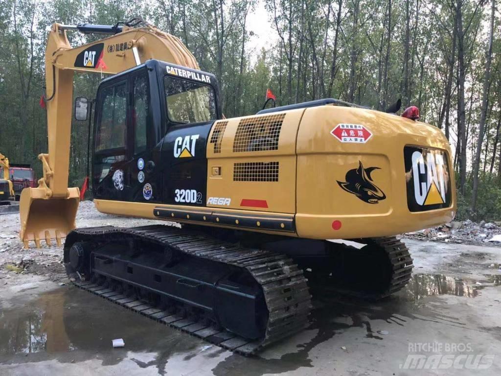 CAT 320D2 Lánctalpas kotrók