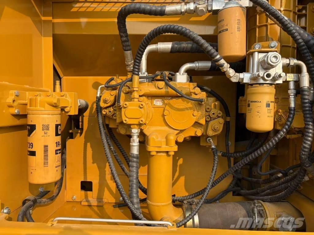 CAT 325 Lánctalpas kotrók