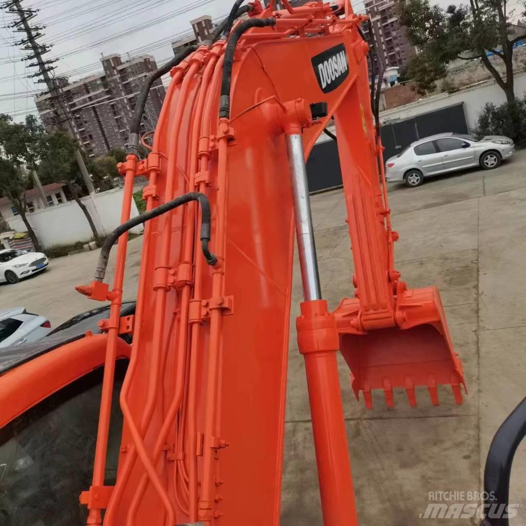 Doosan DX 225 LC Lánctalpas kotrók