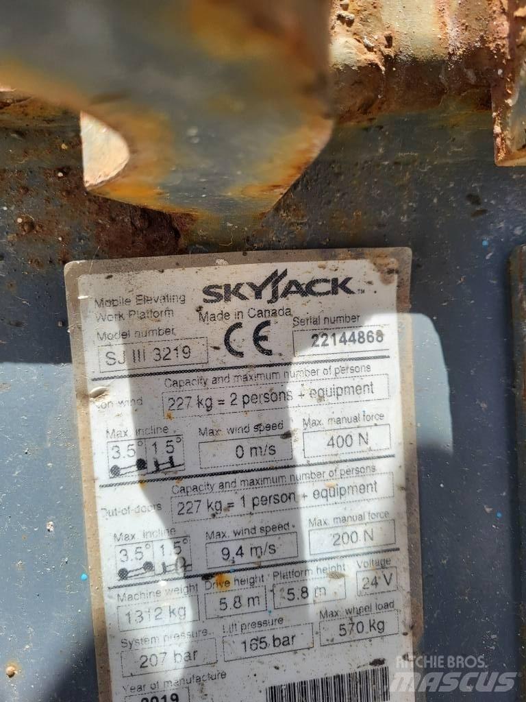 SkyJack 32/19 Ollós emelők