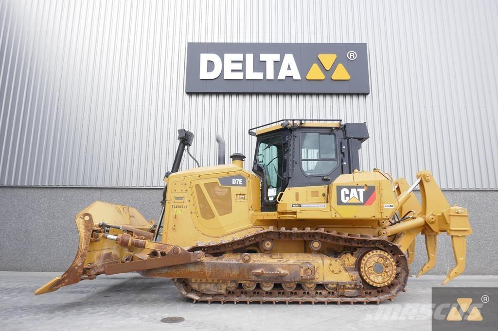 CAT D7E lánctalpas dózerek