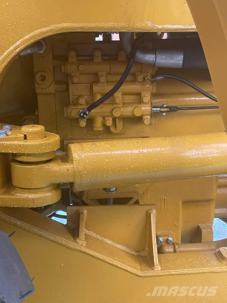 CAT 966 H Gumikerekes homlokrakodók