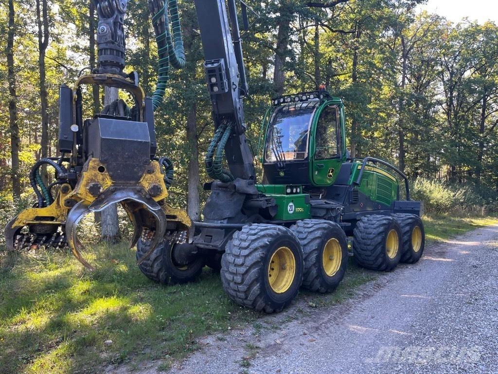 John Deere 1170G Betakarítók