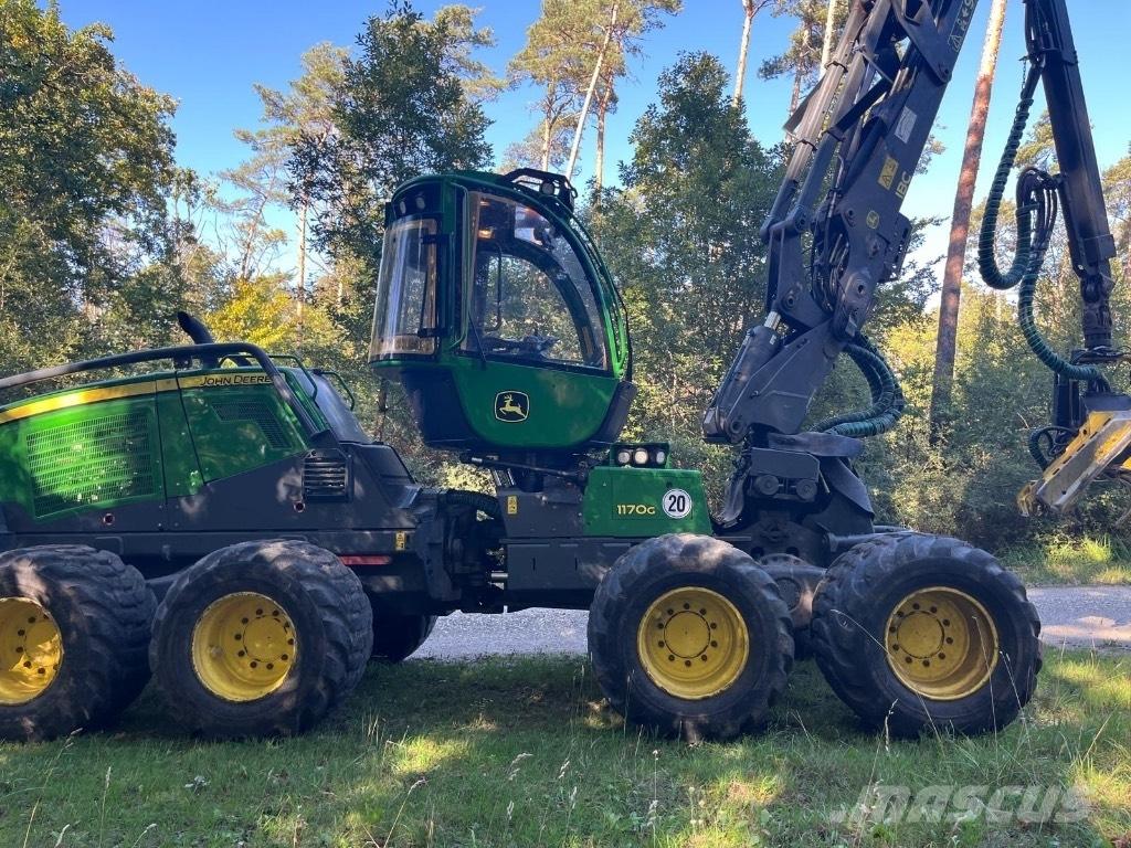 John Deere 1170G Betakarítók