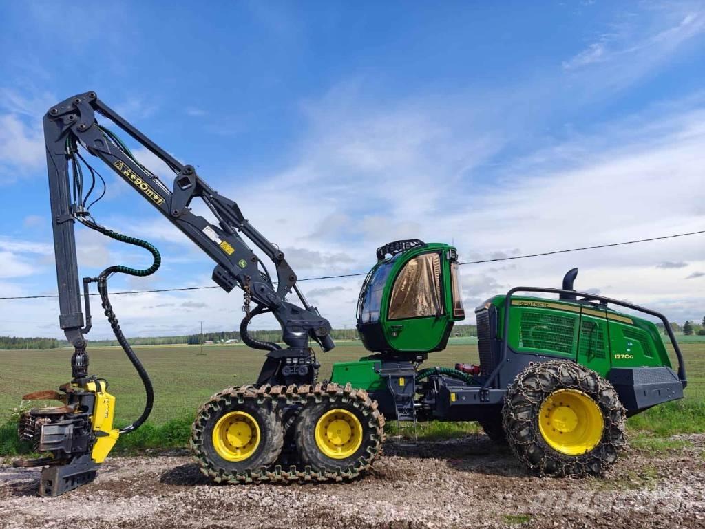 John Deere 1270 G Betakarítók