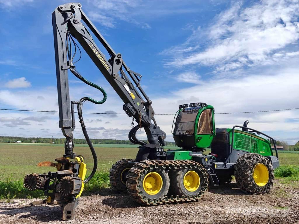 John Deere 1270 G Betakarítók