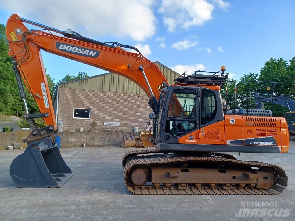 Doosan DX 225 LC-5 Lánctalpas kotrók
