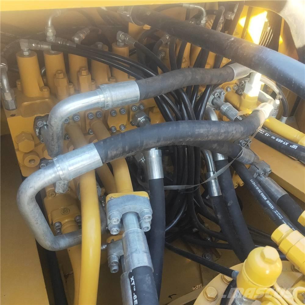 CAT 340D2 Lánctalpas kotrók