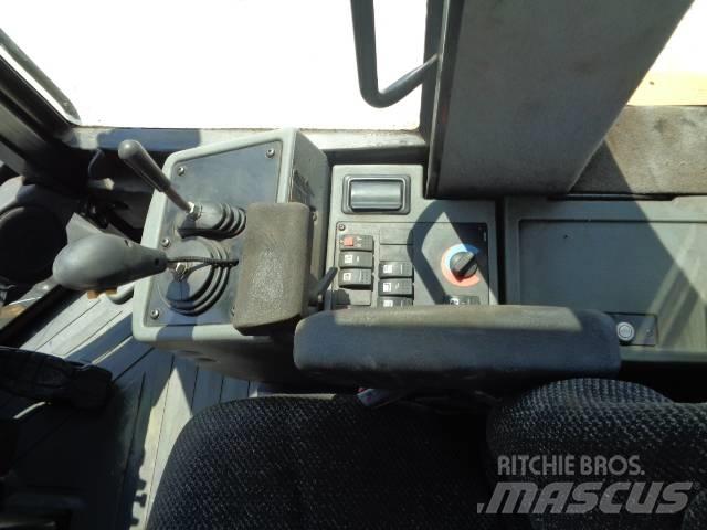 CAT 924 H Gumikerekes homlokrakodók
