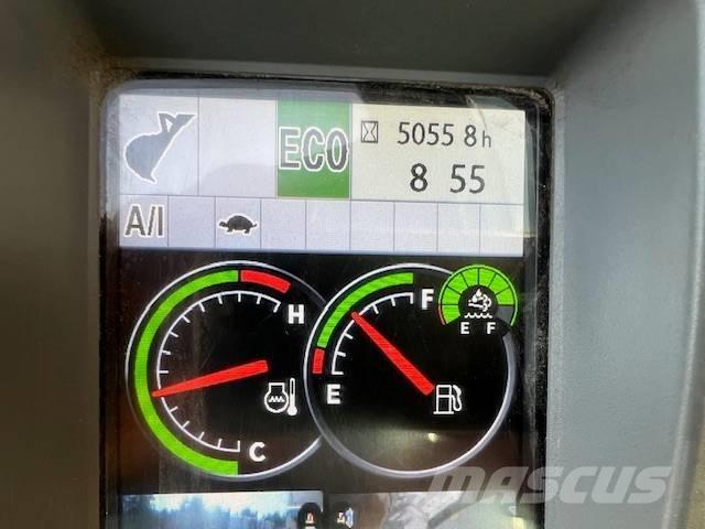 Hitachi ZX 135 US-6 Lánctalpas kotrók