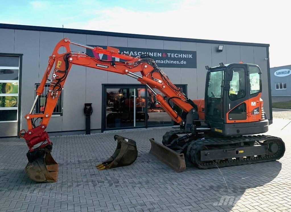 Doosan DX 85 R Közepes (midi) kotrók 7 t - 12 t