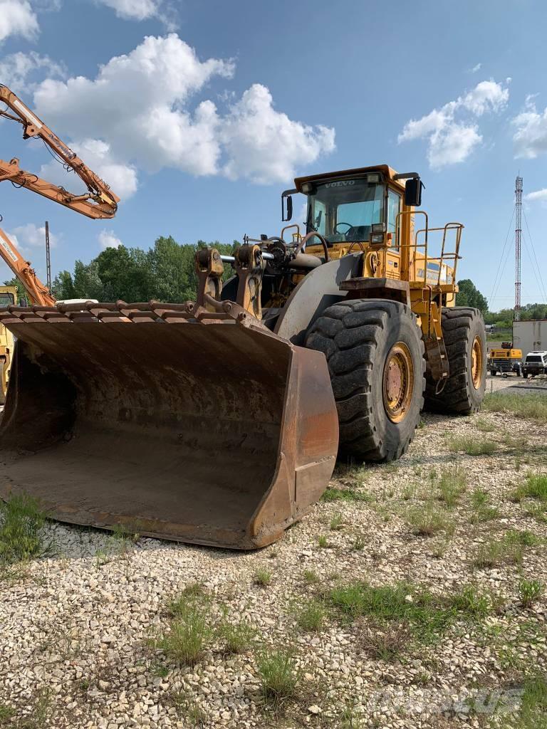Volvo L330C Gumikerekes homlokrakodók