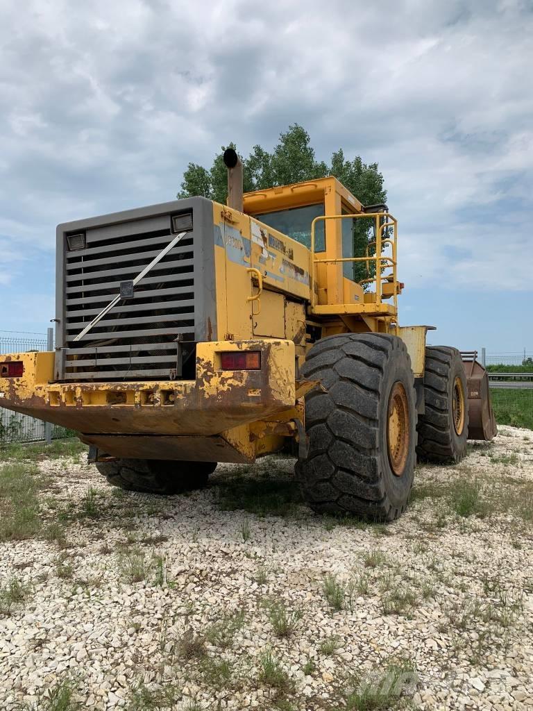 Volvo L330C Gumikerekes homlokrakodók