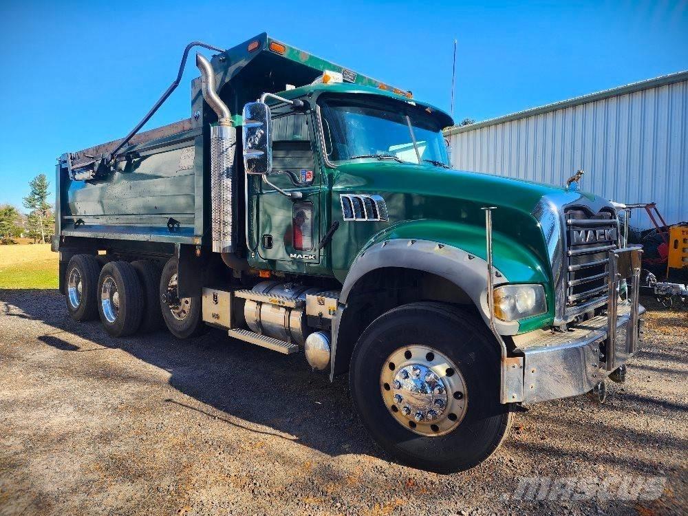 Mack CTP 713 B Billenő teherautók