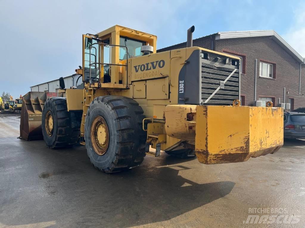 Volvo L 330 E Gumikerekes homlokrakodók