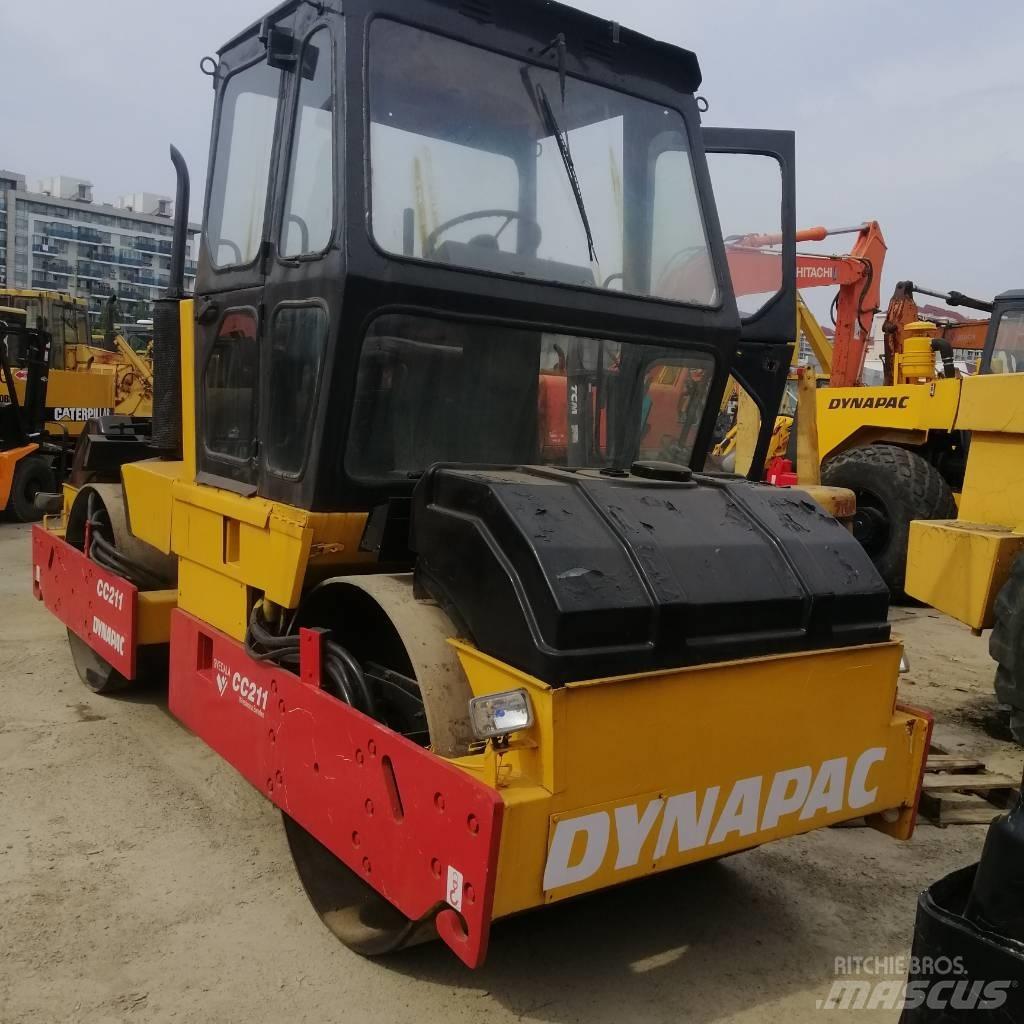 Dynapac CC 211 Ikerdobos hengerek