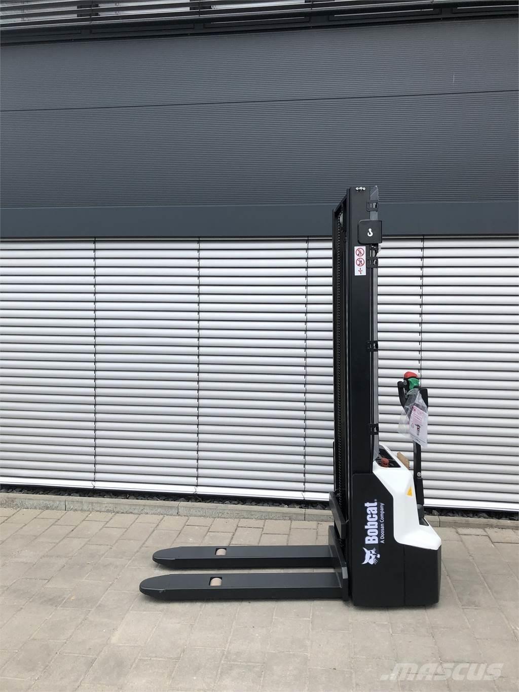 Bobcat LSM12N Gyalogkíséretű targonca