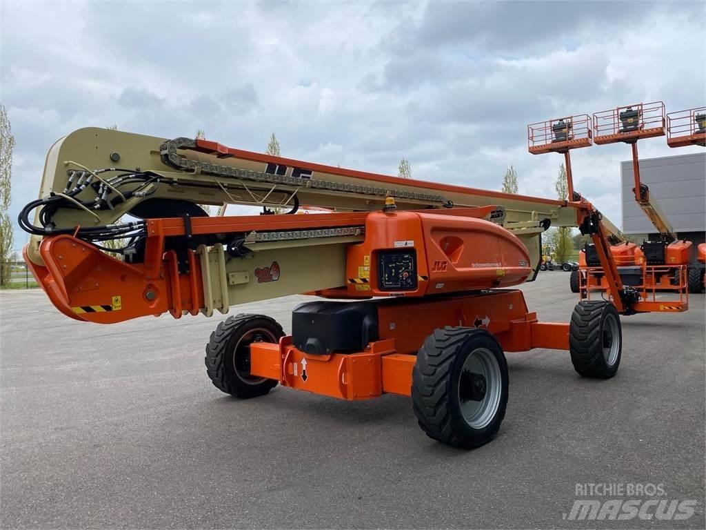JLG 1250AJP Karos emelők