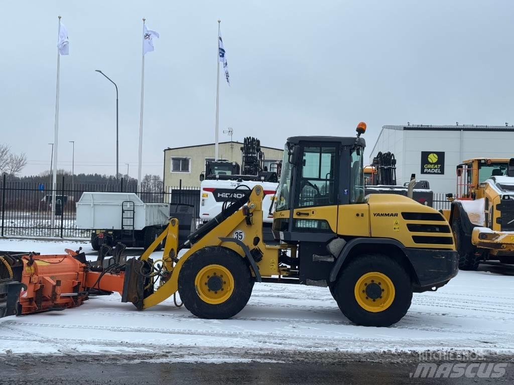 Yanmar V 120 Gumikerekes homlokrakodók
