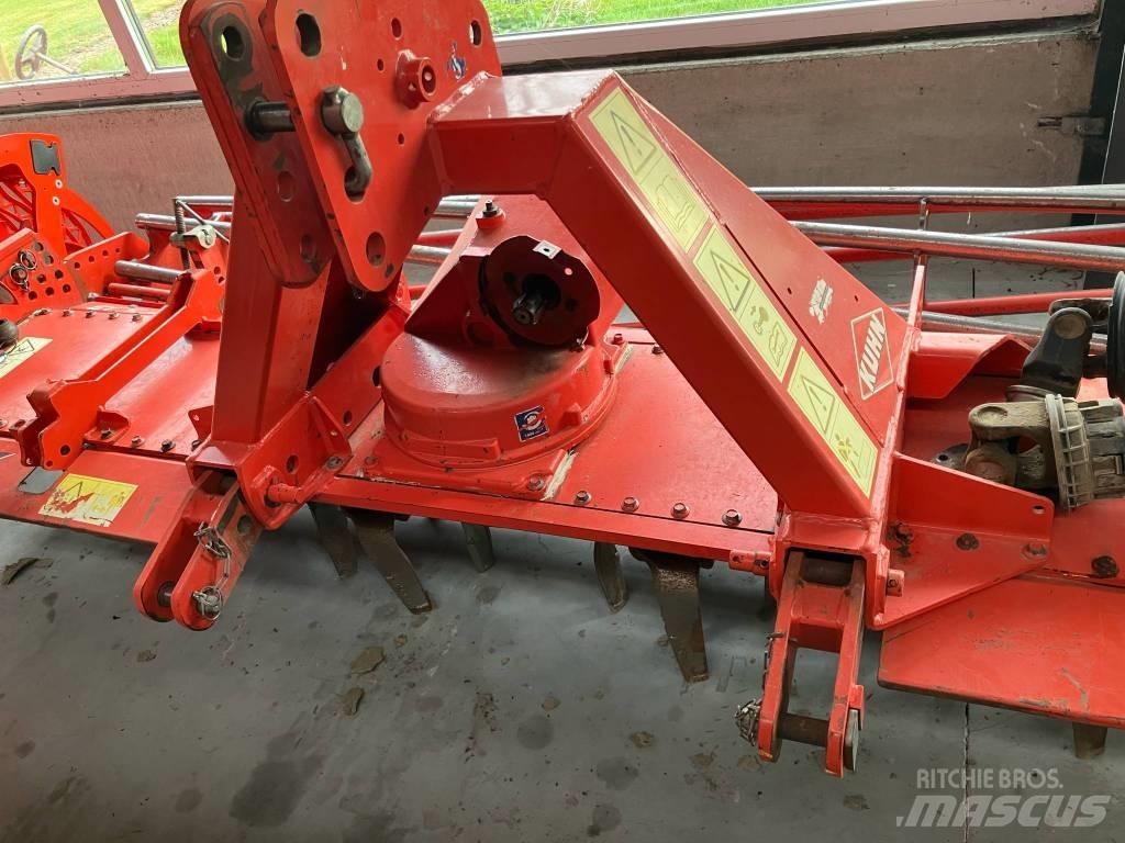 Kuhn HRB 303 Kardánhajtású ekék és Forgó-boronák