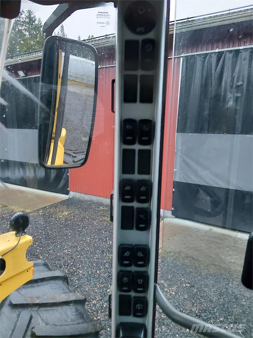 Volvo L90F Gumikerekes homlokrakodók