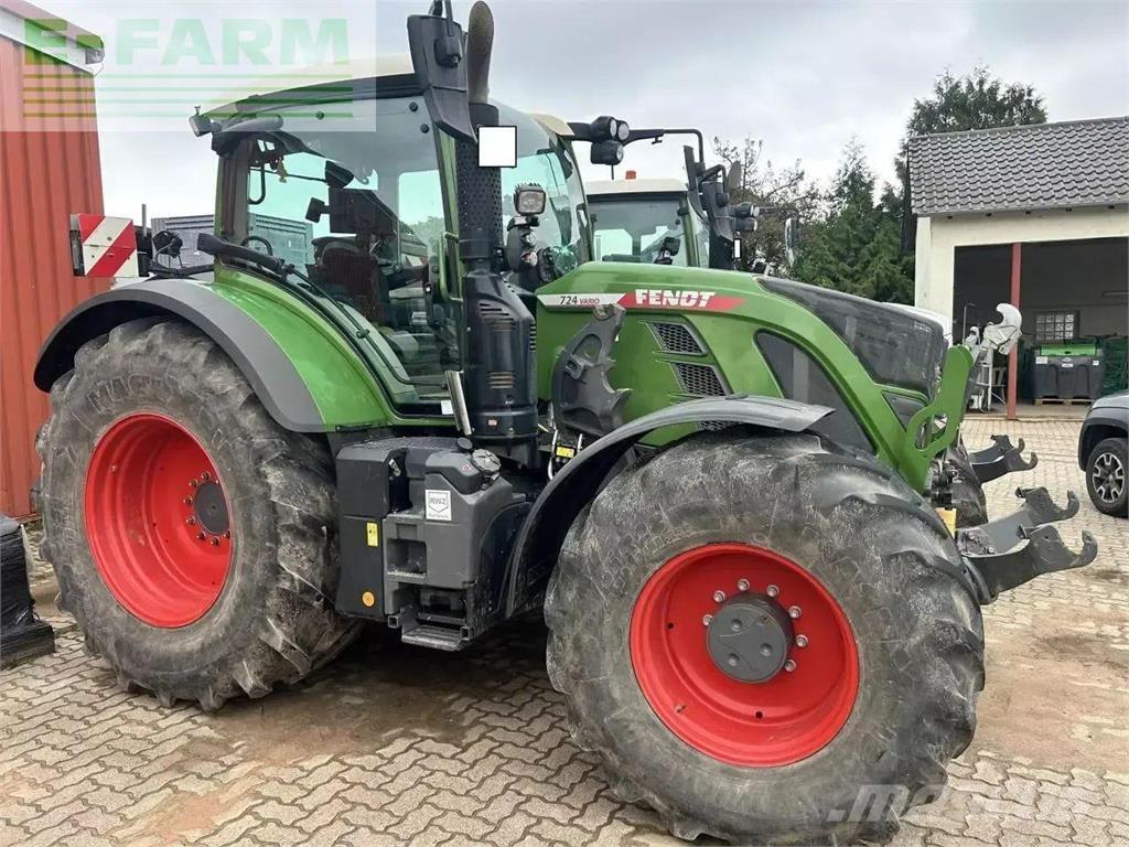 Fendt 724 vario Traktorok