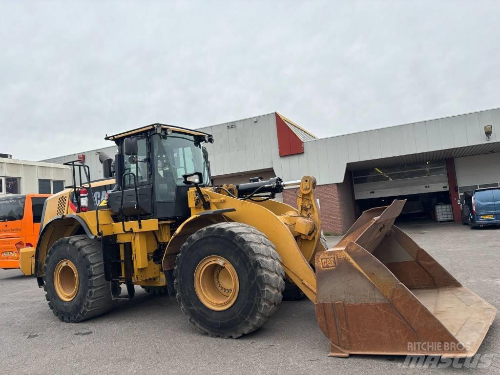 CAT 966 K Gumikerekes homlokrakodók