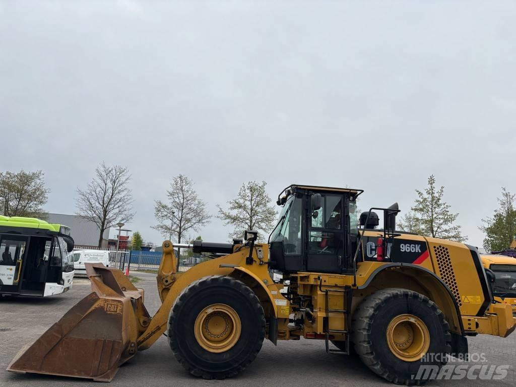 CAT 966 K Gumikerekes homlokrakodók