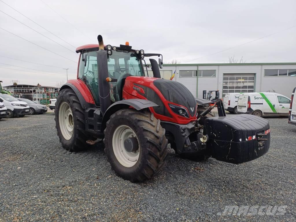 Valtra T 234 Traktorok