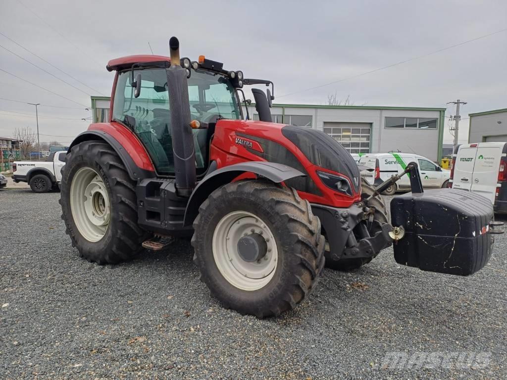 Valtra T 234 Traktorok