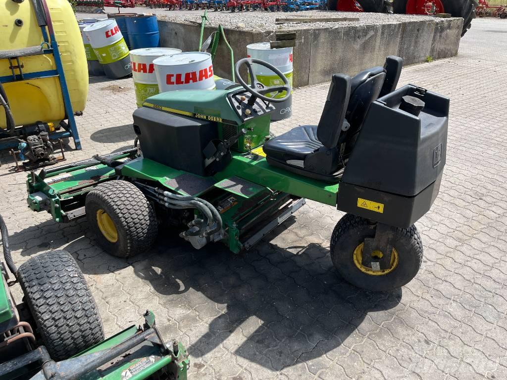 John Deere 2653 Ráülős fűnyírók