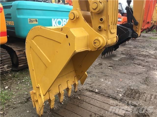 Komatsu PC 200-8 Lánctalpas kotrók