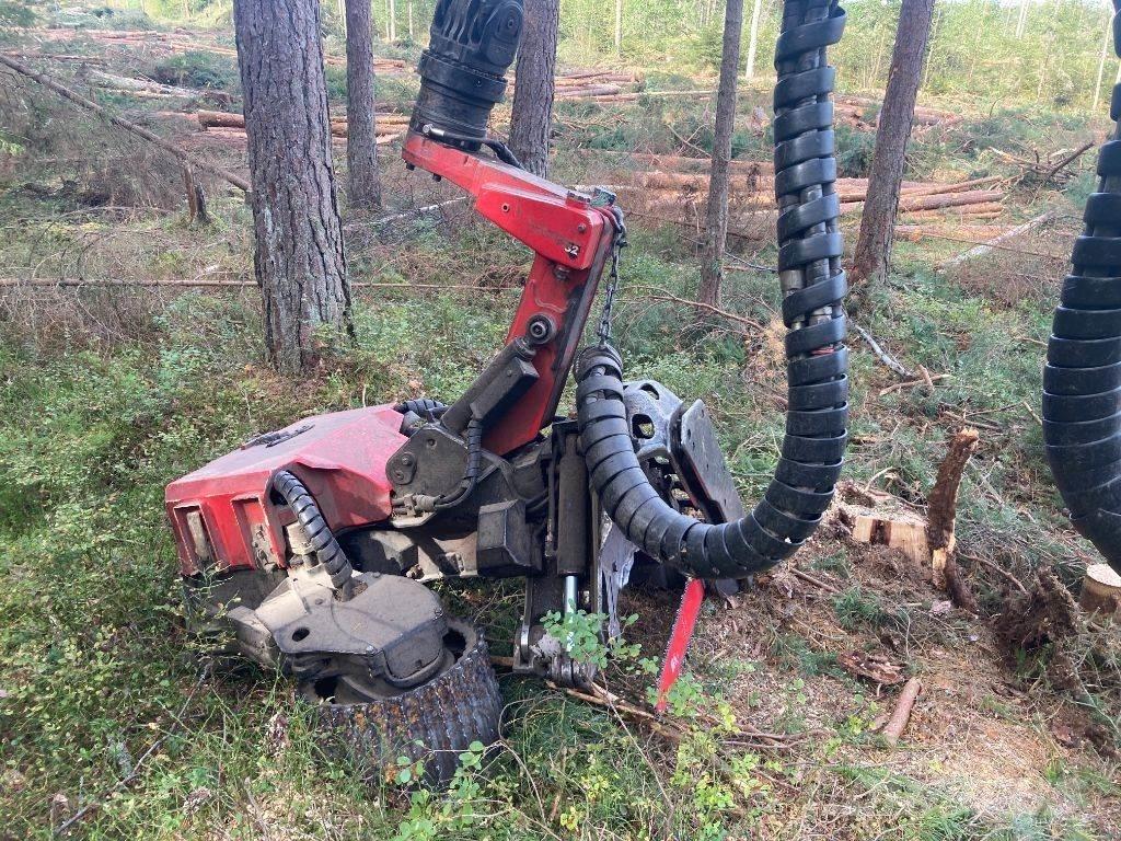 Komatsu 951 Betakarítók