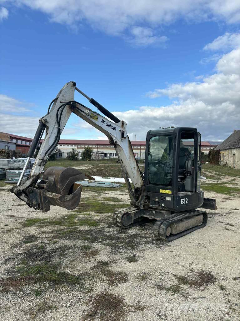 Bobcat E 32 Mini kotrók < 7t