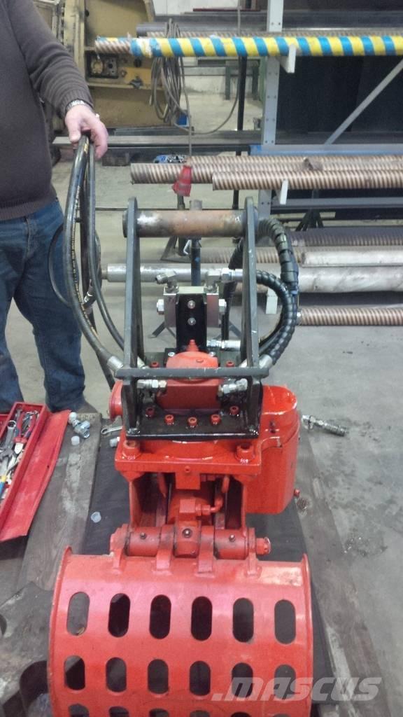 Husqvarna DXR 140 Bontásra használt kotrók