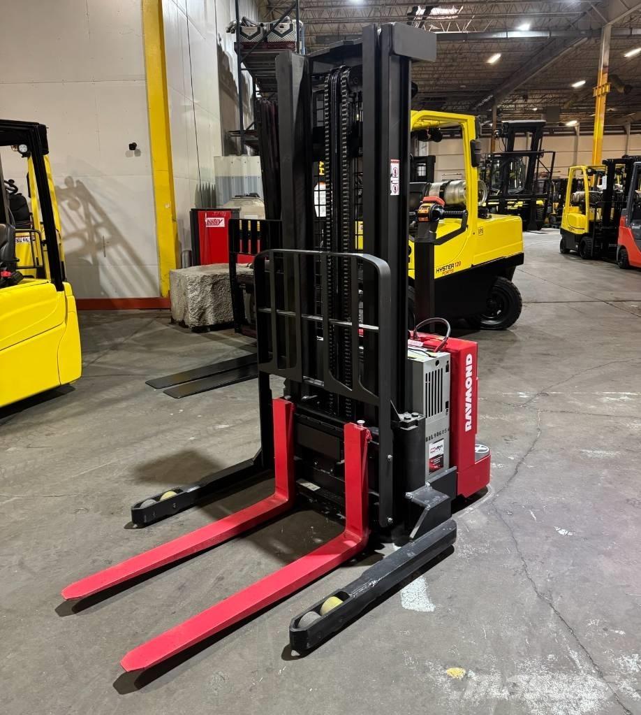 Raymond RSS40 Elektromos gyalogkíséretű targoncák