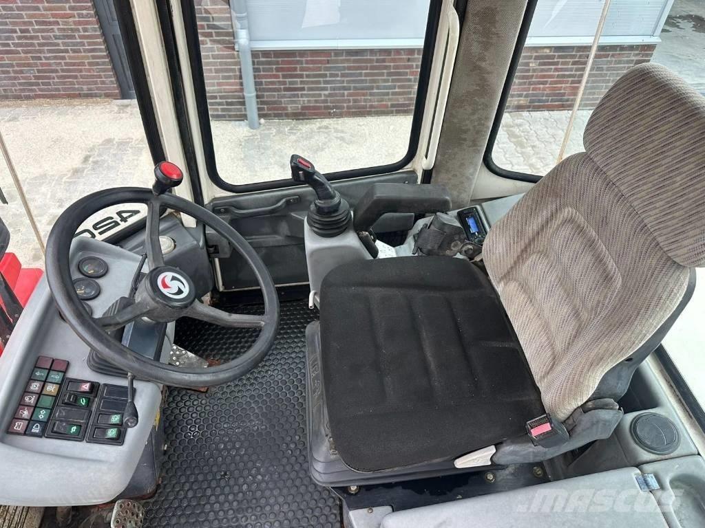 Schaeff SKL 823 Gumikerekes homlokrakodók