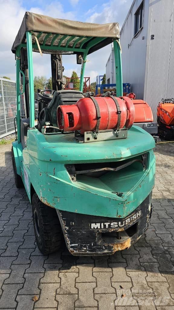Mitsubishi FG 35 N Gázüzemű targoncák