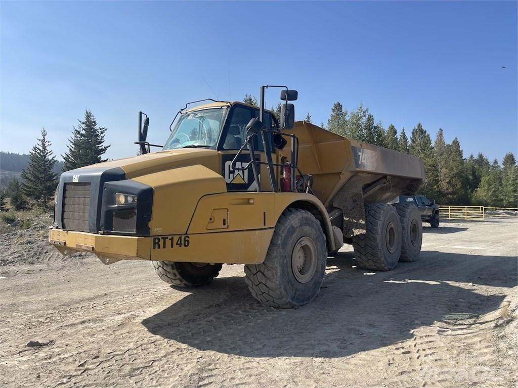 CAT 740B Csuklósdömperek