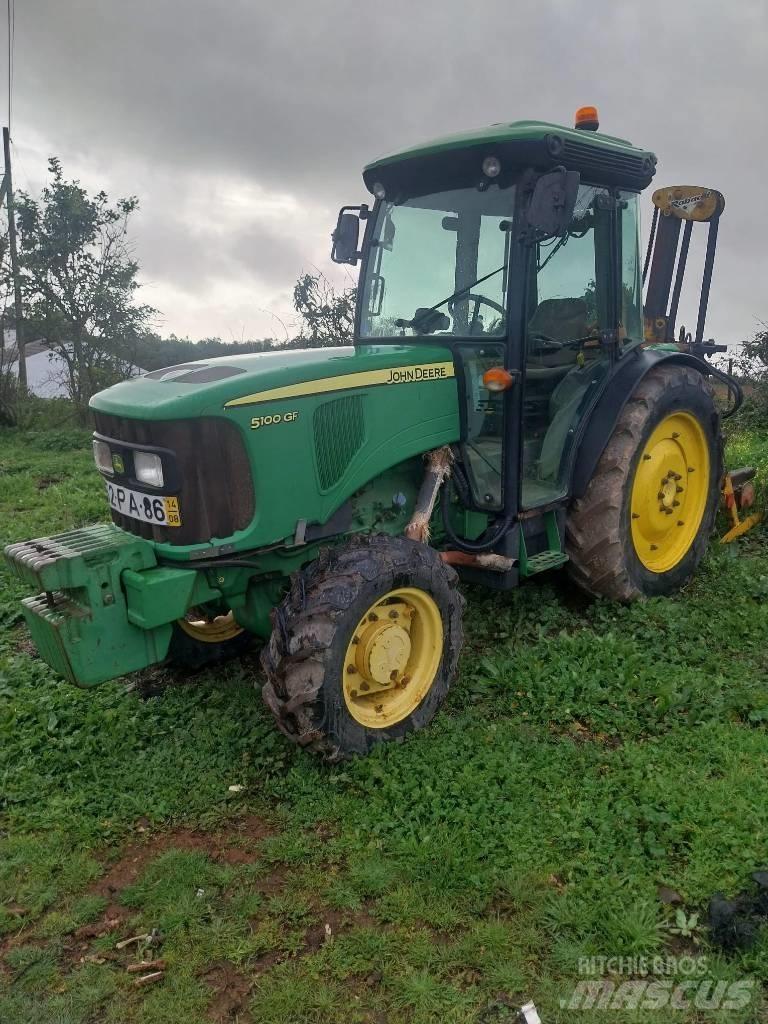 John Deere 5075 E Traktorok