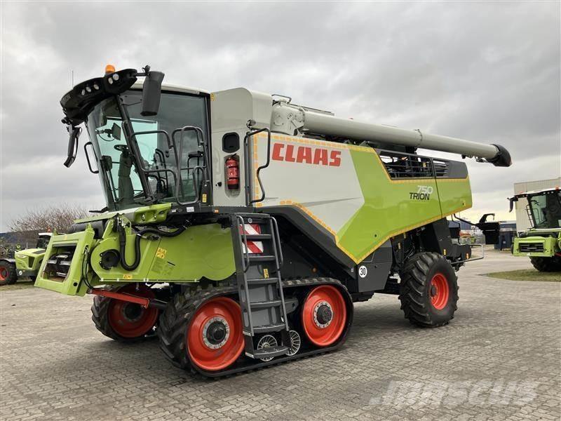 CLAAS TRION 750 TT Kombájnok