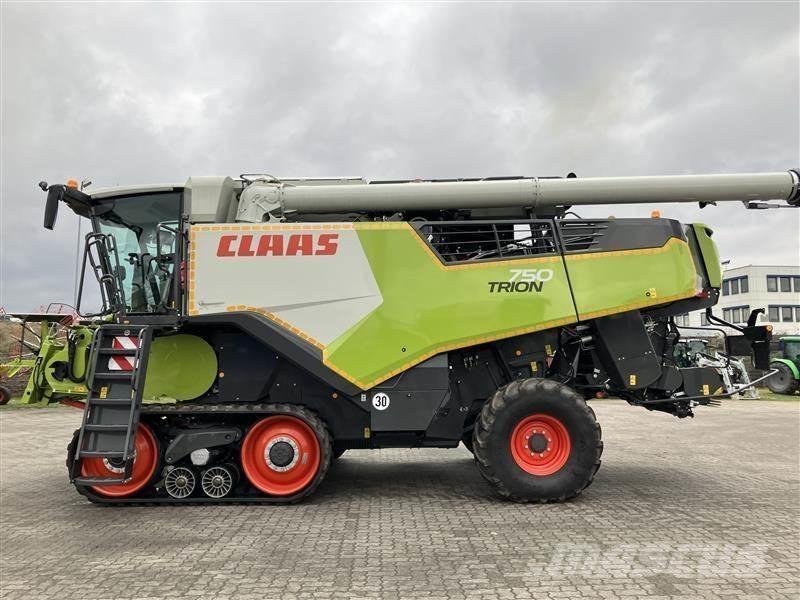CLAAS TRION 750 TT Kombájnok