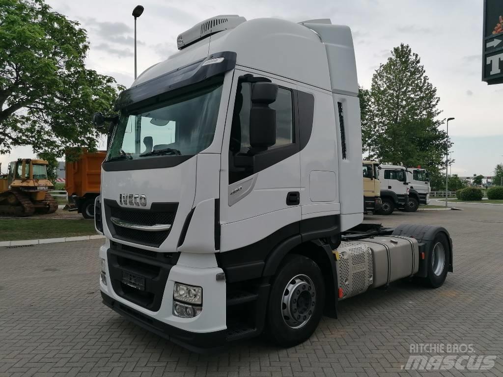 Iveco AS440ST/P Nyergesvontatók