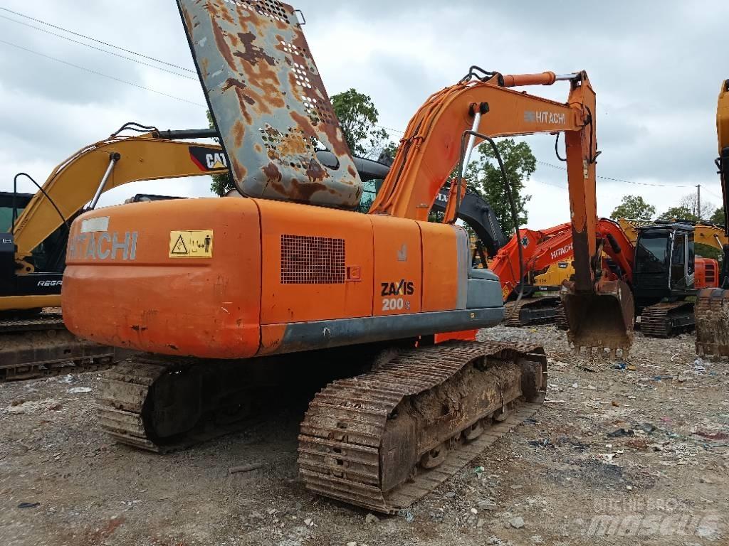 Hitachi ZX 200 Lánctalpas kotrók
