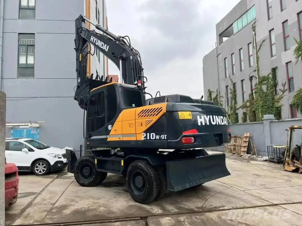 Hyundai R210W-9T Gumikerekes kotrók